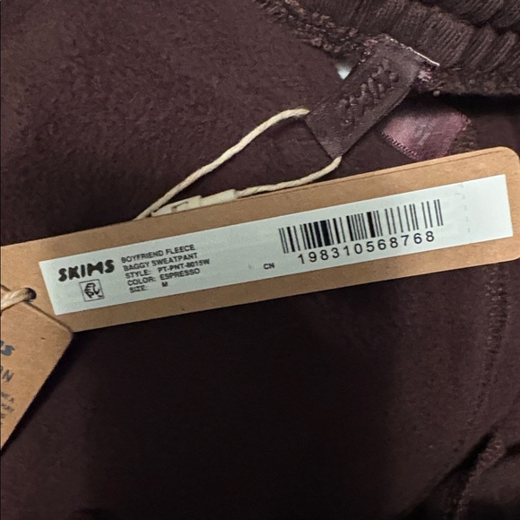NWT SKIMS Boyfriend Fleece Straight Leg Pants in Espresso Size M - Picture 3 of 5